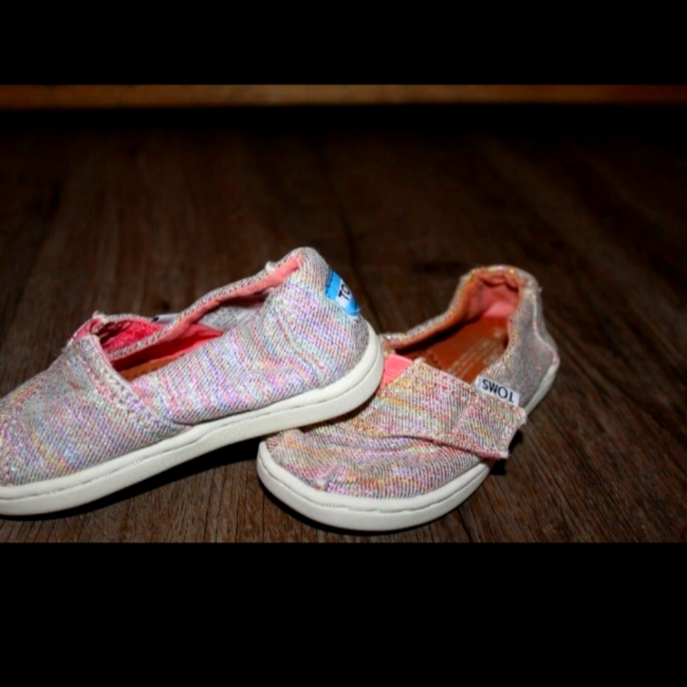 Toddler TOMS size 5